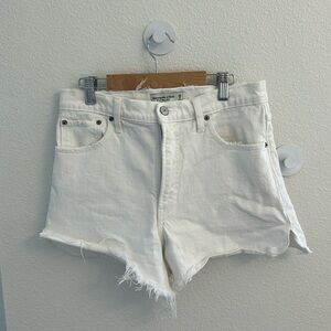 Abercrombie Mom 4” Short White Size 6